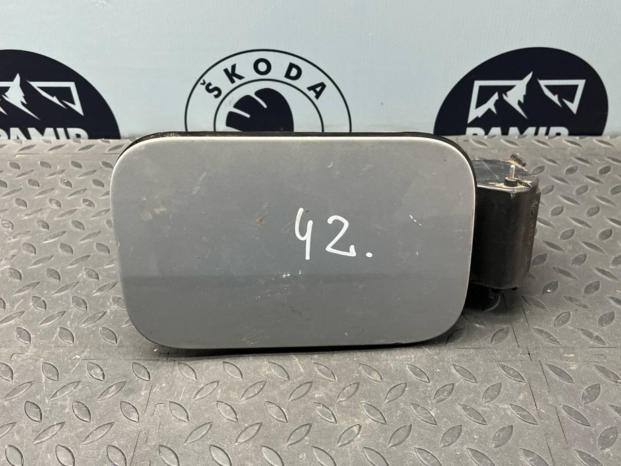 Лючок бензобака Renault Scenic/2 2003-2009