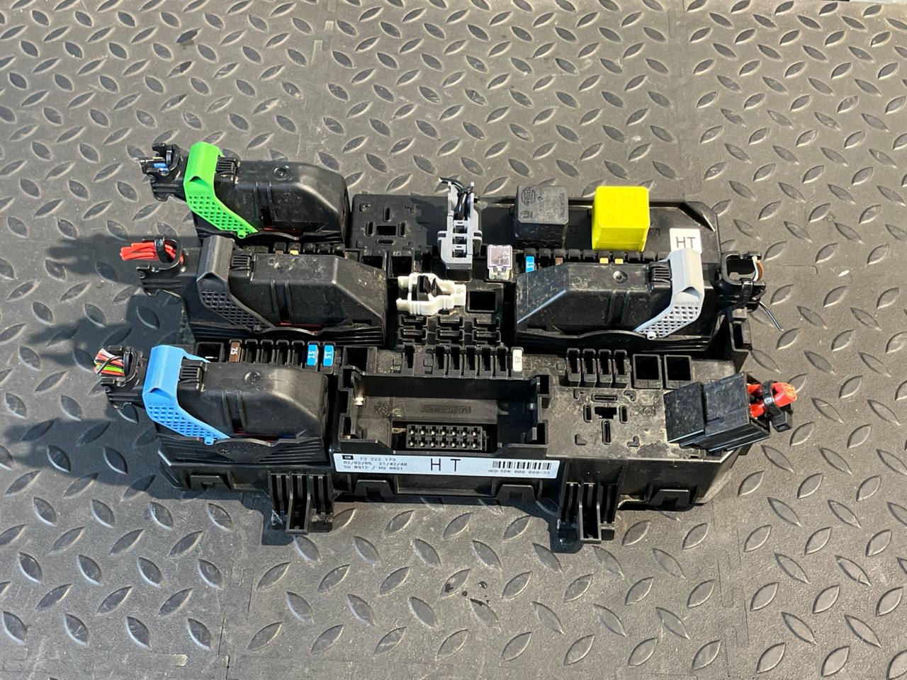 Блок предохранителей Opel Astra/H 2004-2014