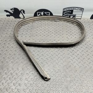 Уплотнитель капота Mercedes C/W202 1993-2001