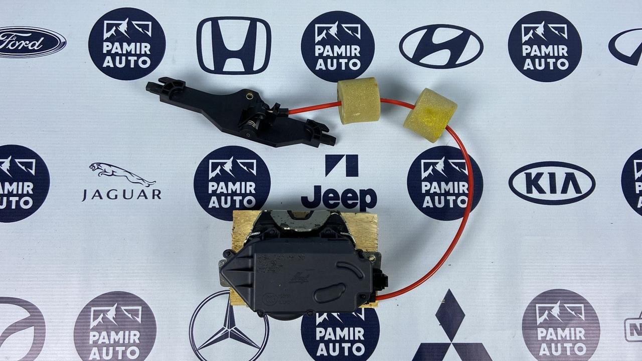 Замок двери багажника Mercedes E/W211 2002-2009