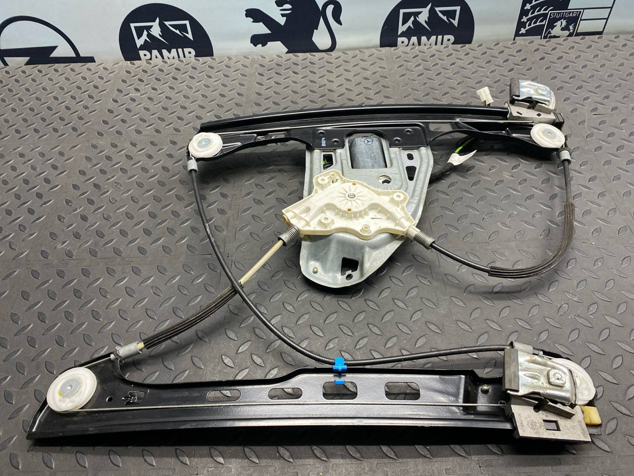 Стеклоподъемник передний правый Mercedes C/W203 2000-2008