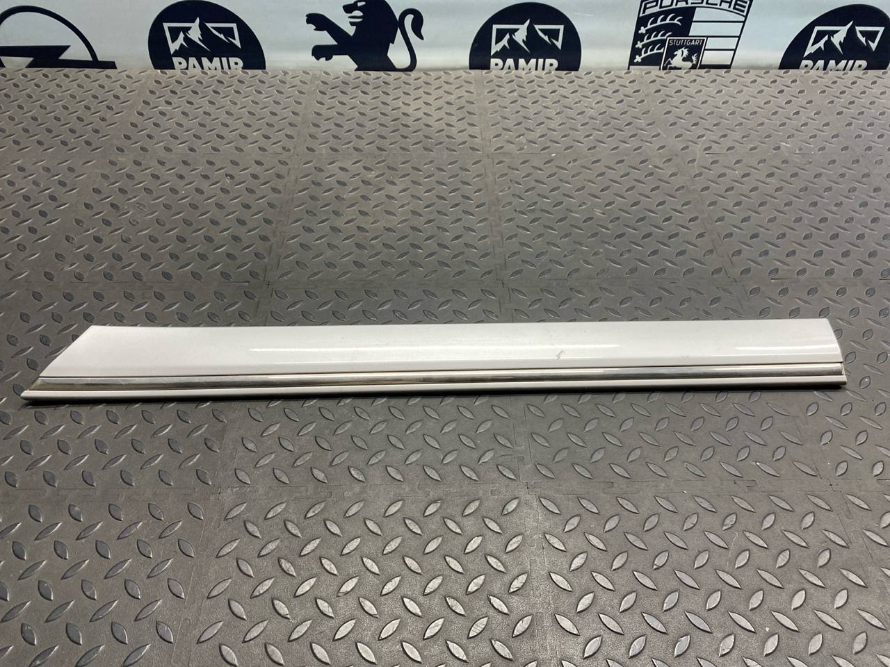 Молдинг двери задний левый Mercedes C/W203 2000-2008