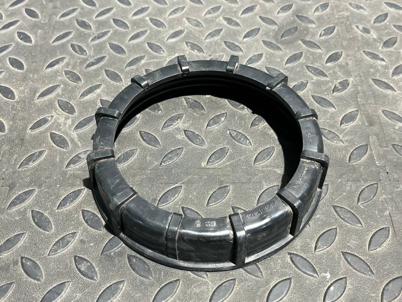 Гайка топливного насоса Volkswagen Golf/4 1997-2006