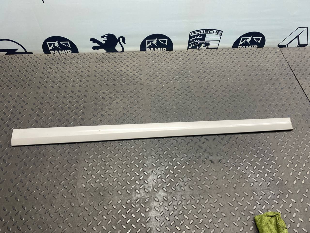 Молдинг двери передний левый Mercedes C/W203 2000-2008