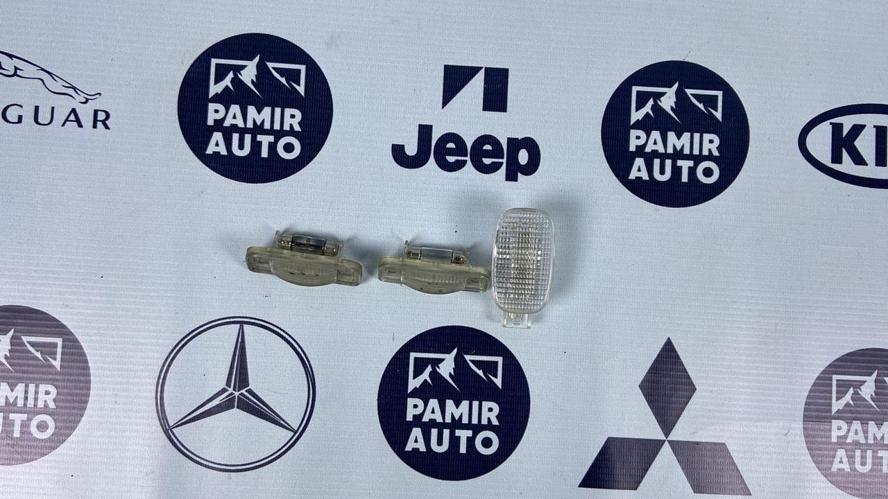 Фонарь подсветки номера Mercedes E/W211 2002-2009