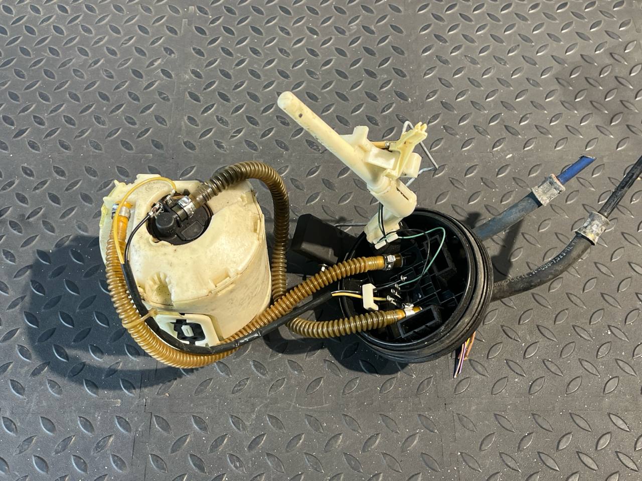 Насос топливный Volkswagen Transporter/T4 1990-2003