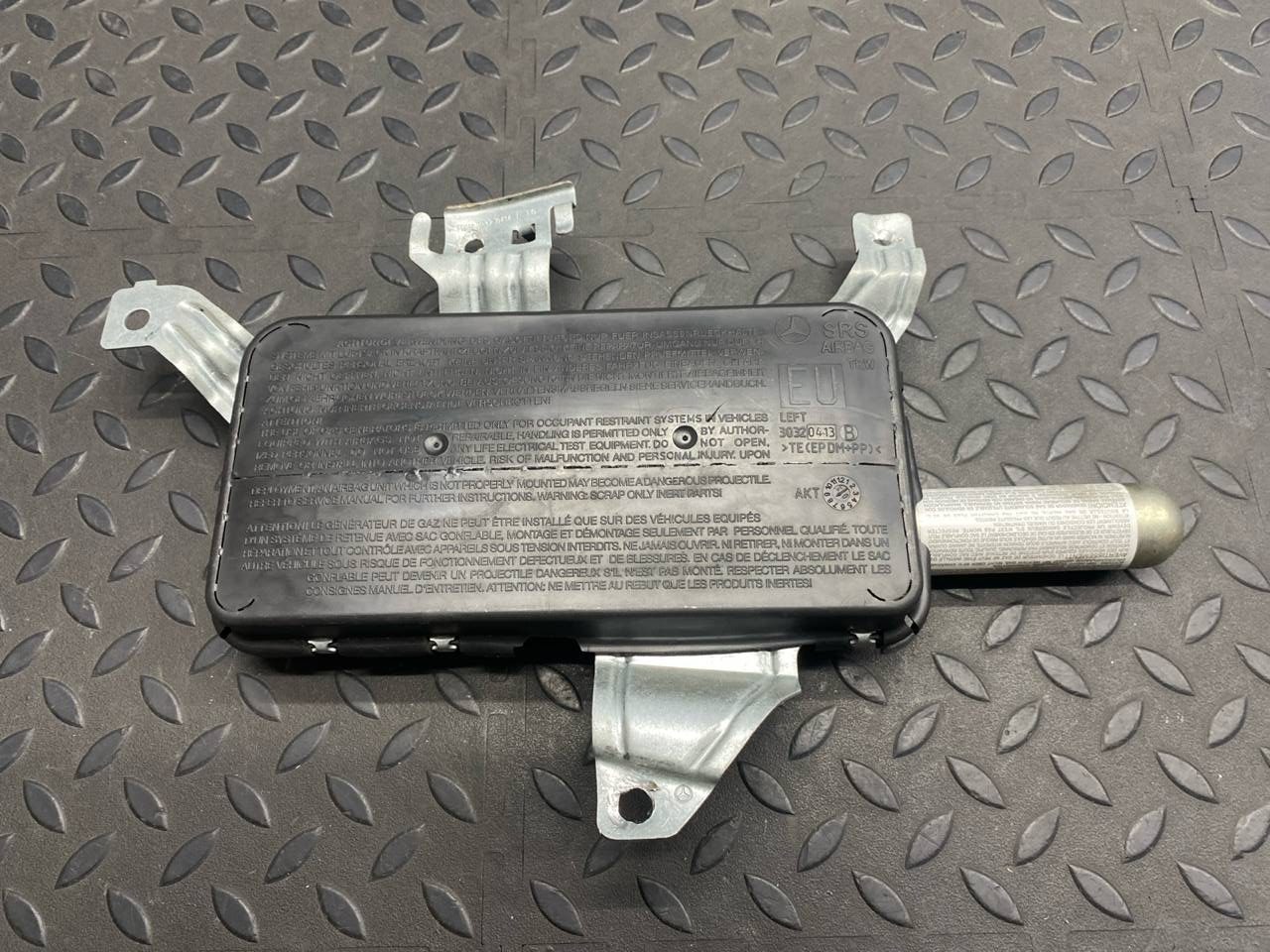 Подушка безопасности в дверь передняя левая Mercedes C/W203 2000-2008