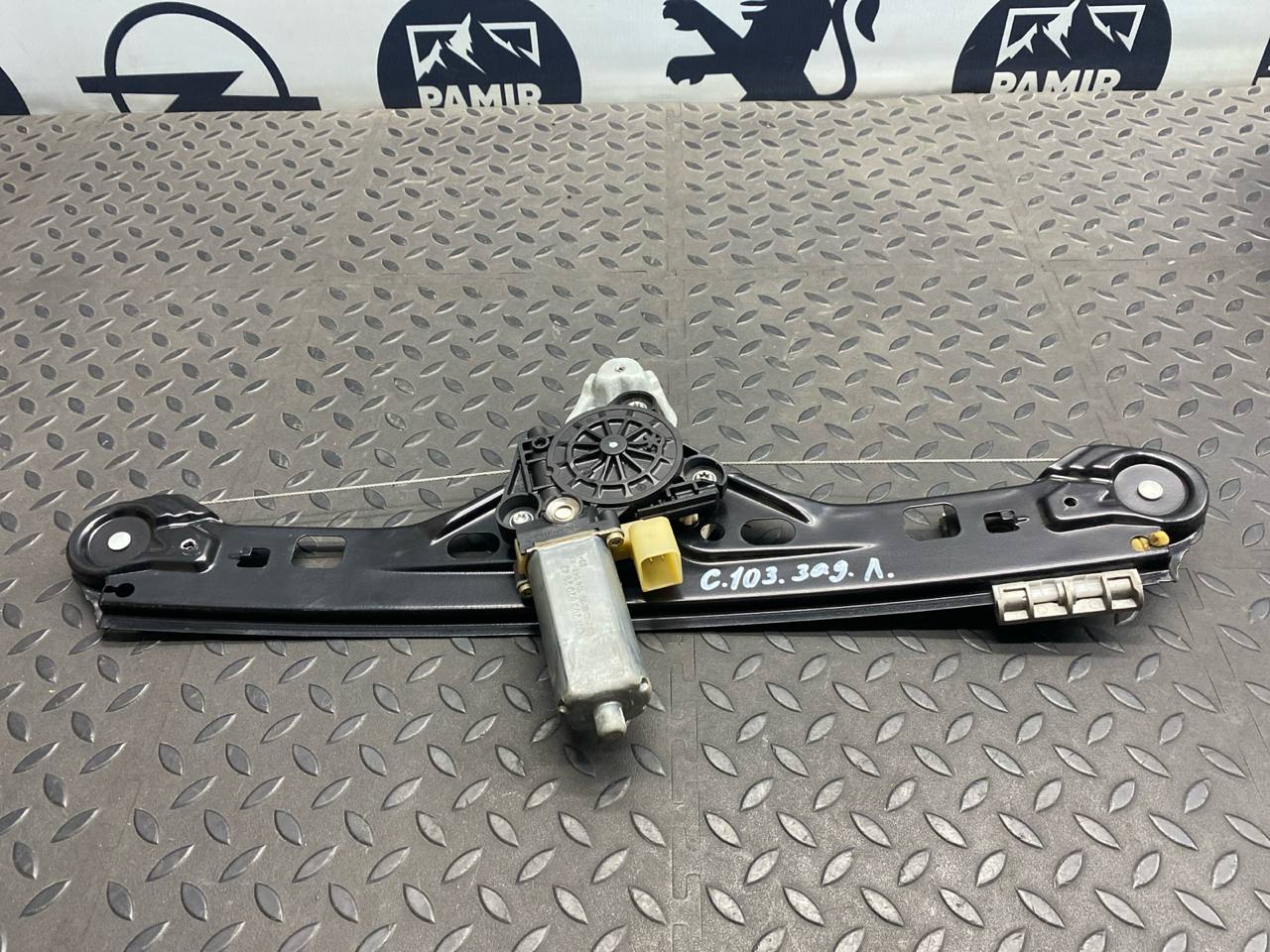 Стеклоподъемник задний левый Mercedes C/W203 2000-2008