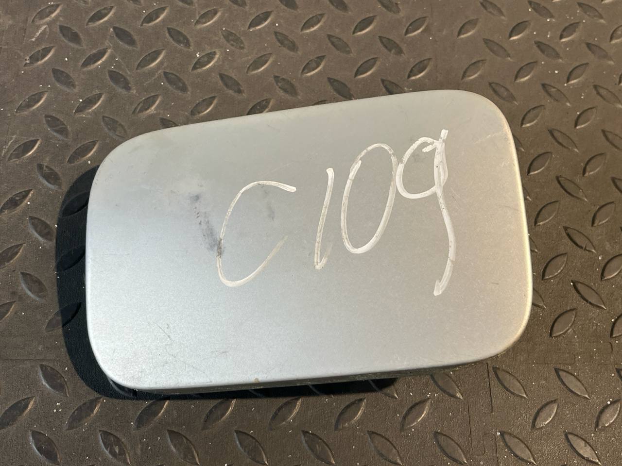 Лючок бензобака Mercedes E/W210 1995-2003