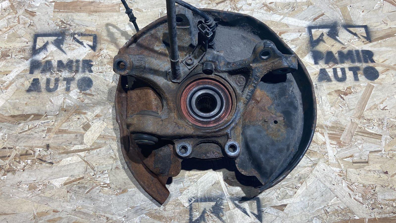 Кулак поворотный задний правый Mercedes E/W210 1995-2003