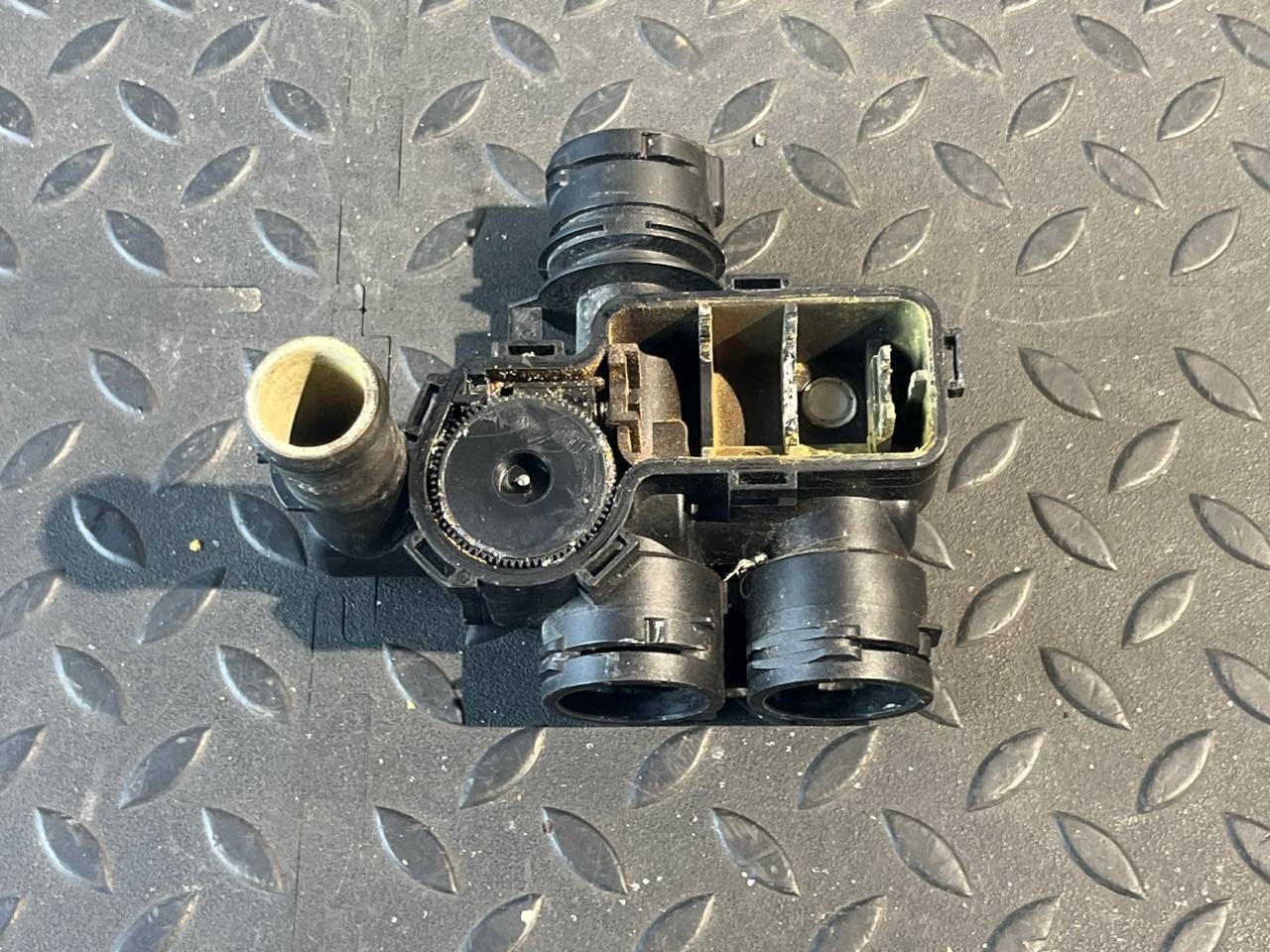 Клапан отопителя Mercedes E/W211 2002-2009