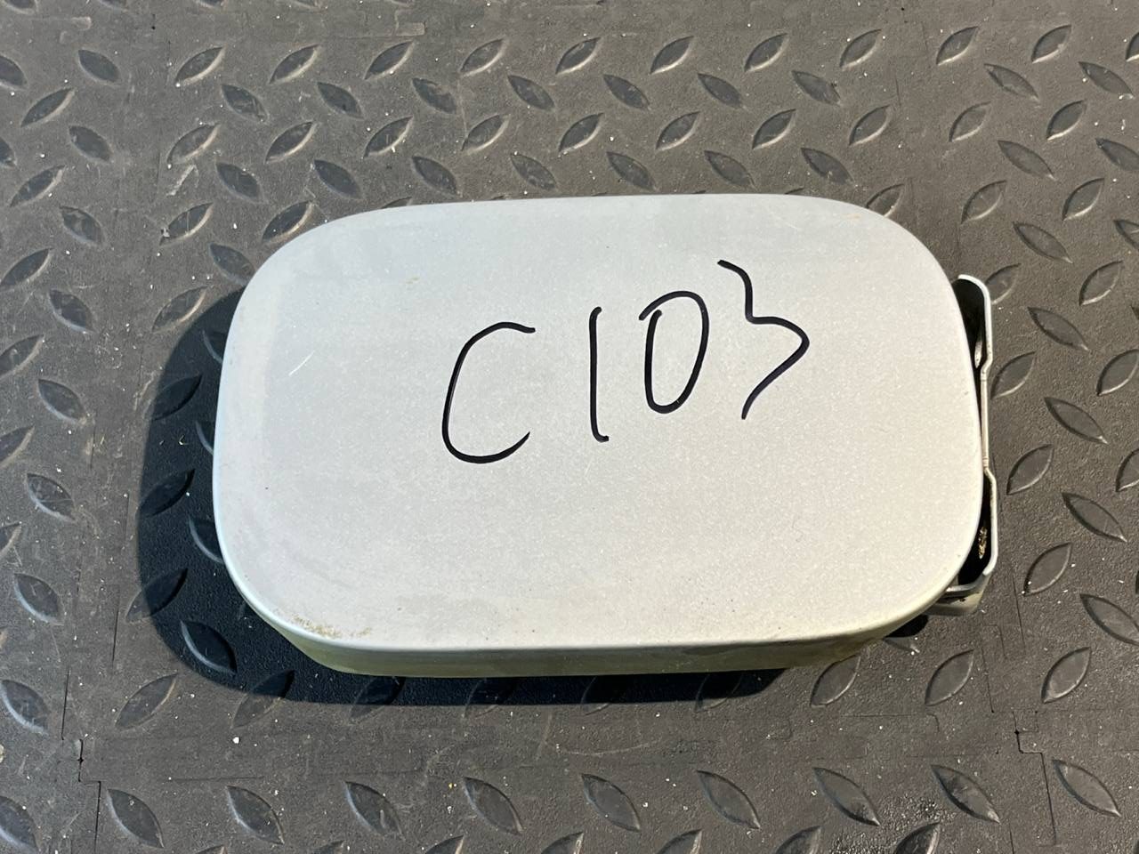 Лючок бензобака Mercedes C/W203 2000-2008