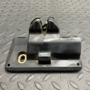 Замок крышки багажника Mercedes C/W202 1993-2001