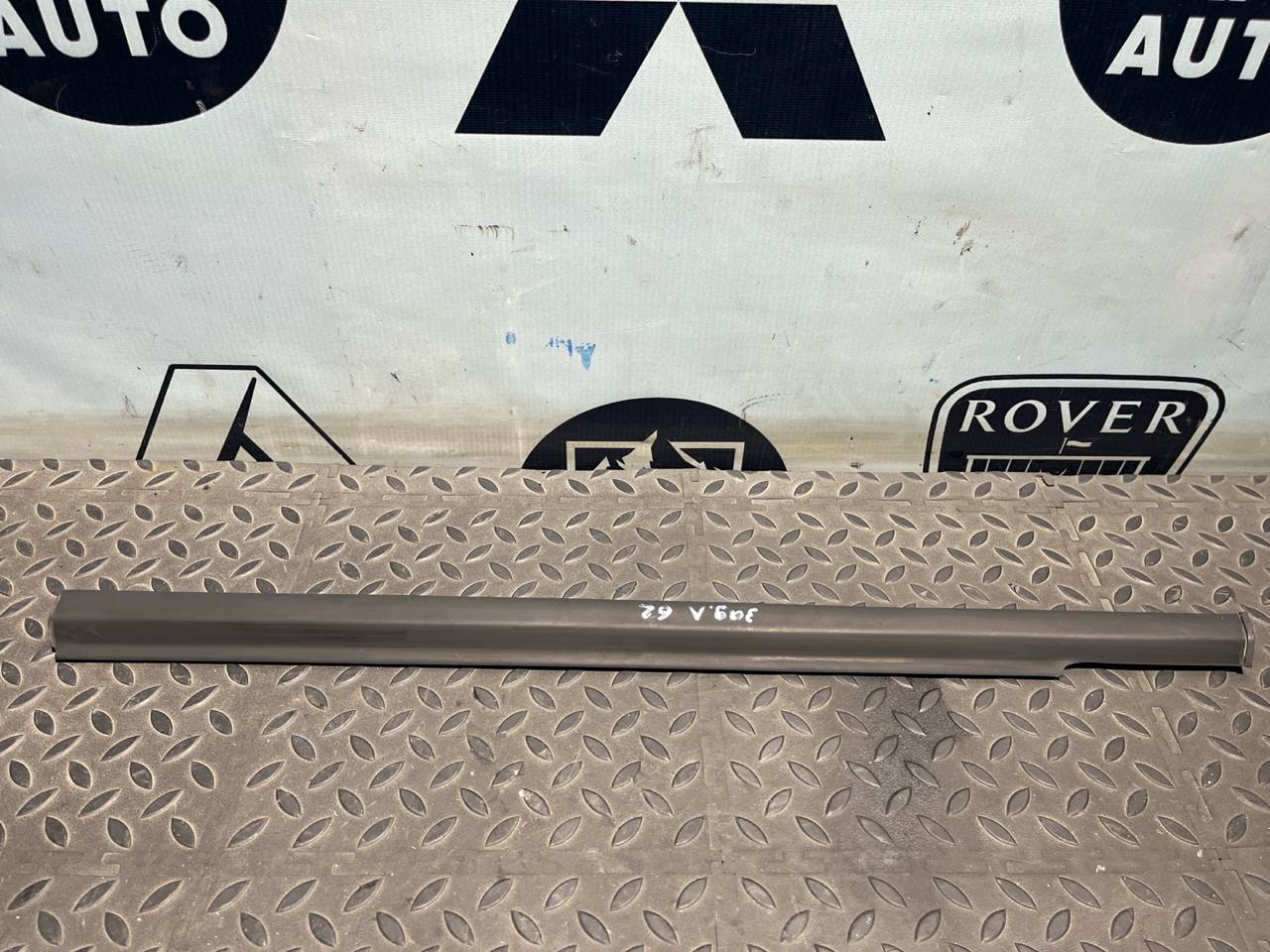 Уплотнитель двери задний левый Mercedes M/W163 1997-2005