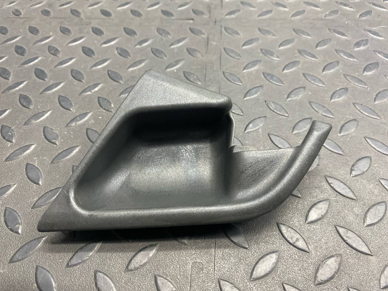 Накладка ручки двери задняя левая Mercedes E/W210 1995-2003