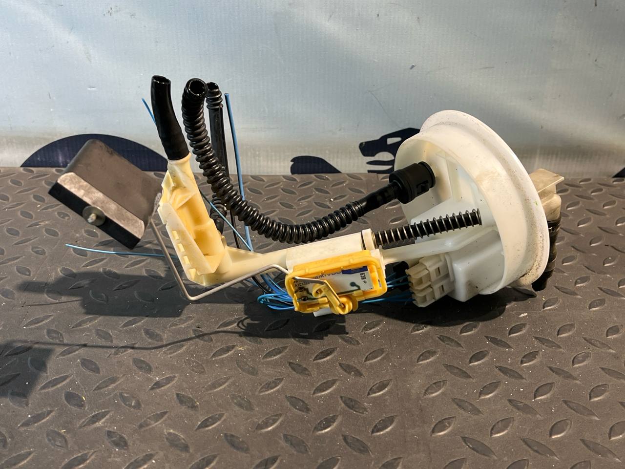 Датчик уровня топлива Mercedes C/W203 2000-2008