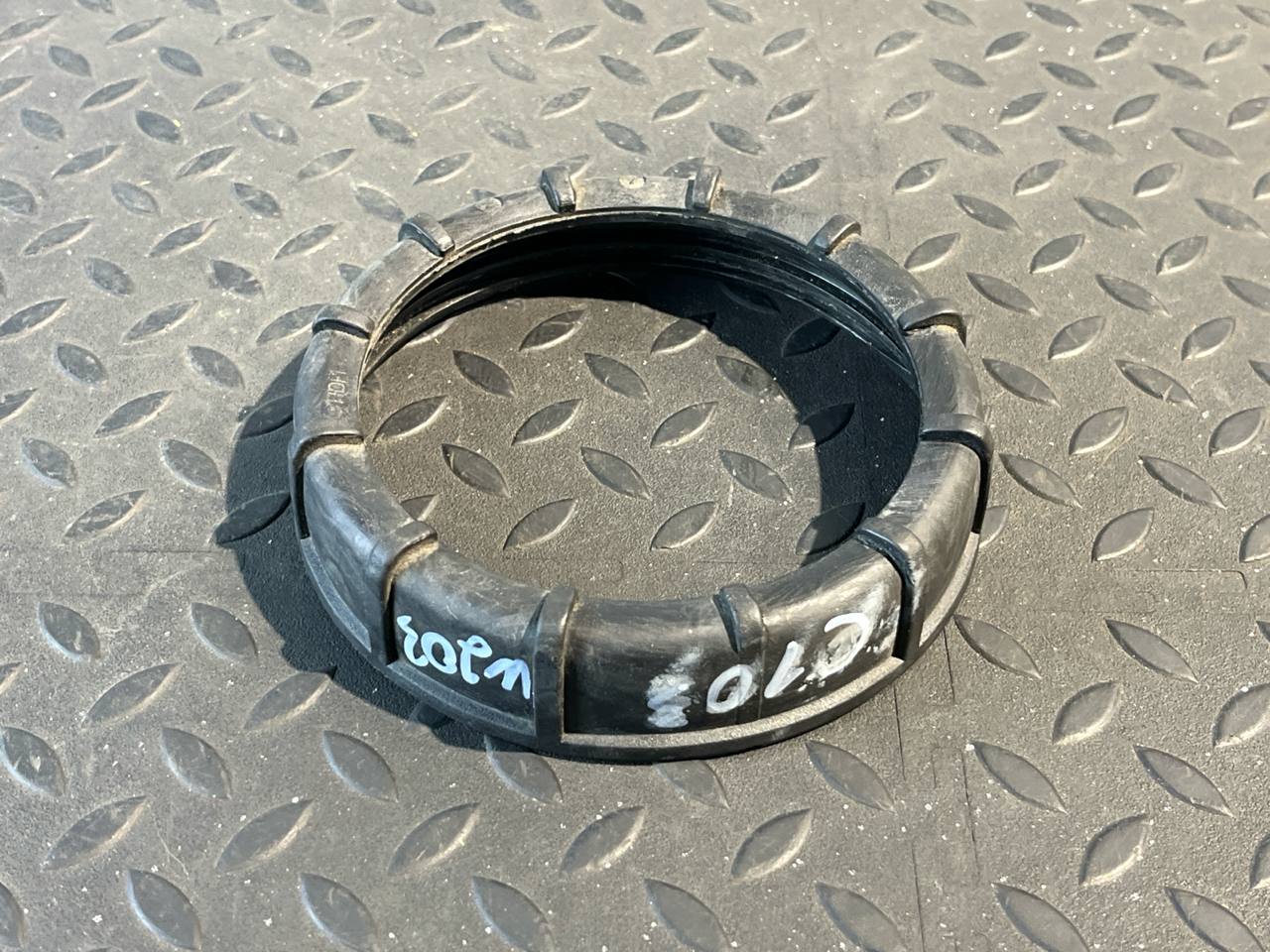 Гайка топливного насоса Mercedes C/W203 2000-2008