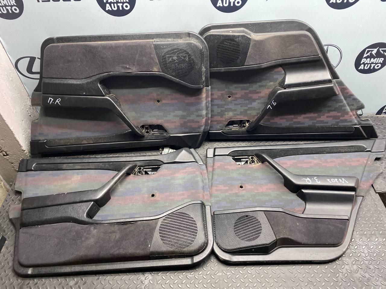 Обшивка двери задняя Mercedes C/W202 1993-2001