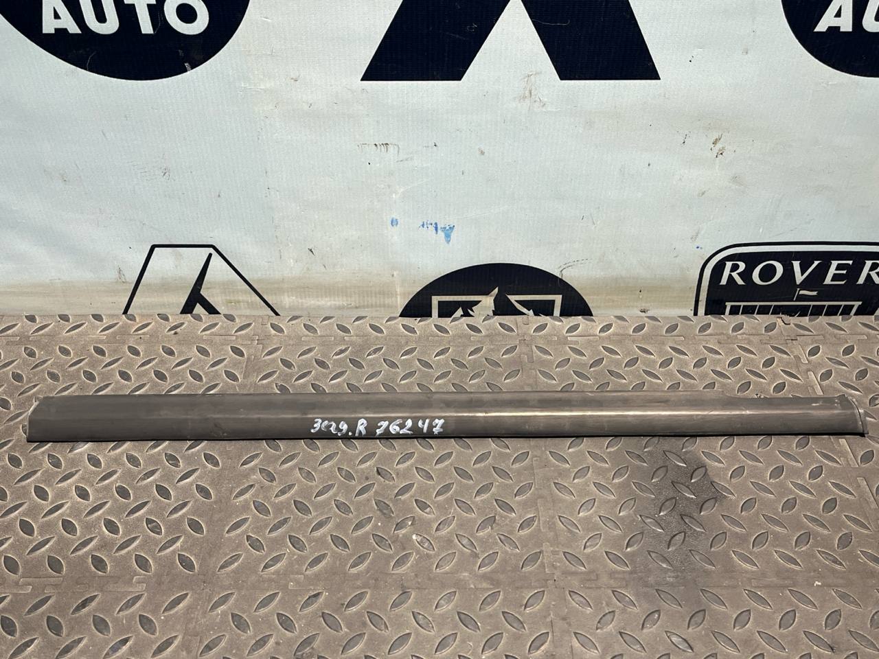 Уплотнитель двери задний правый Mercedes M/W163 1997-2005