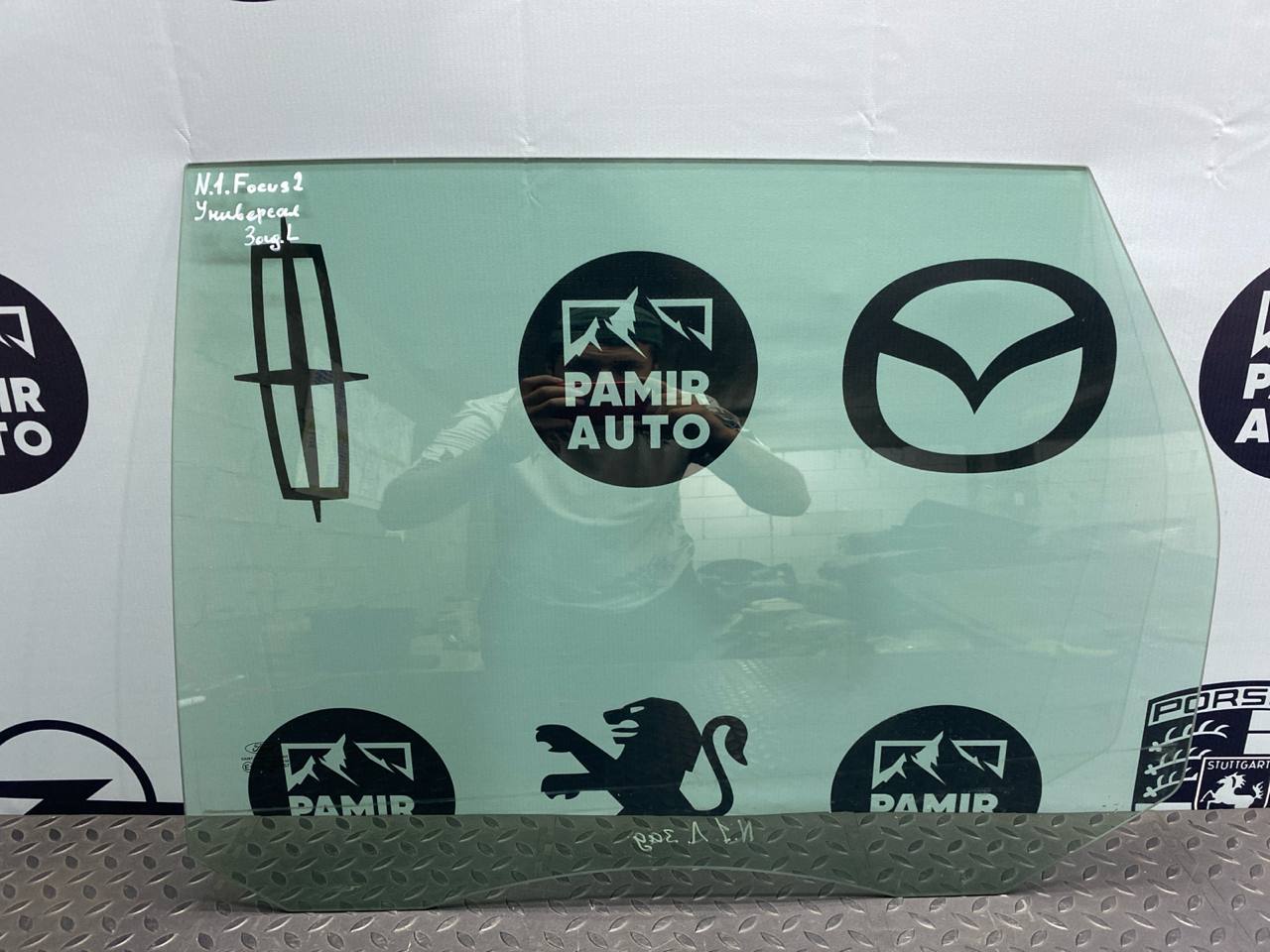 Стекло двери заднее левое Ford Focus/2 2004-2011