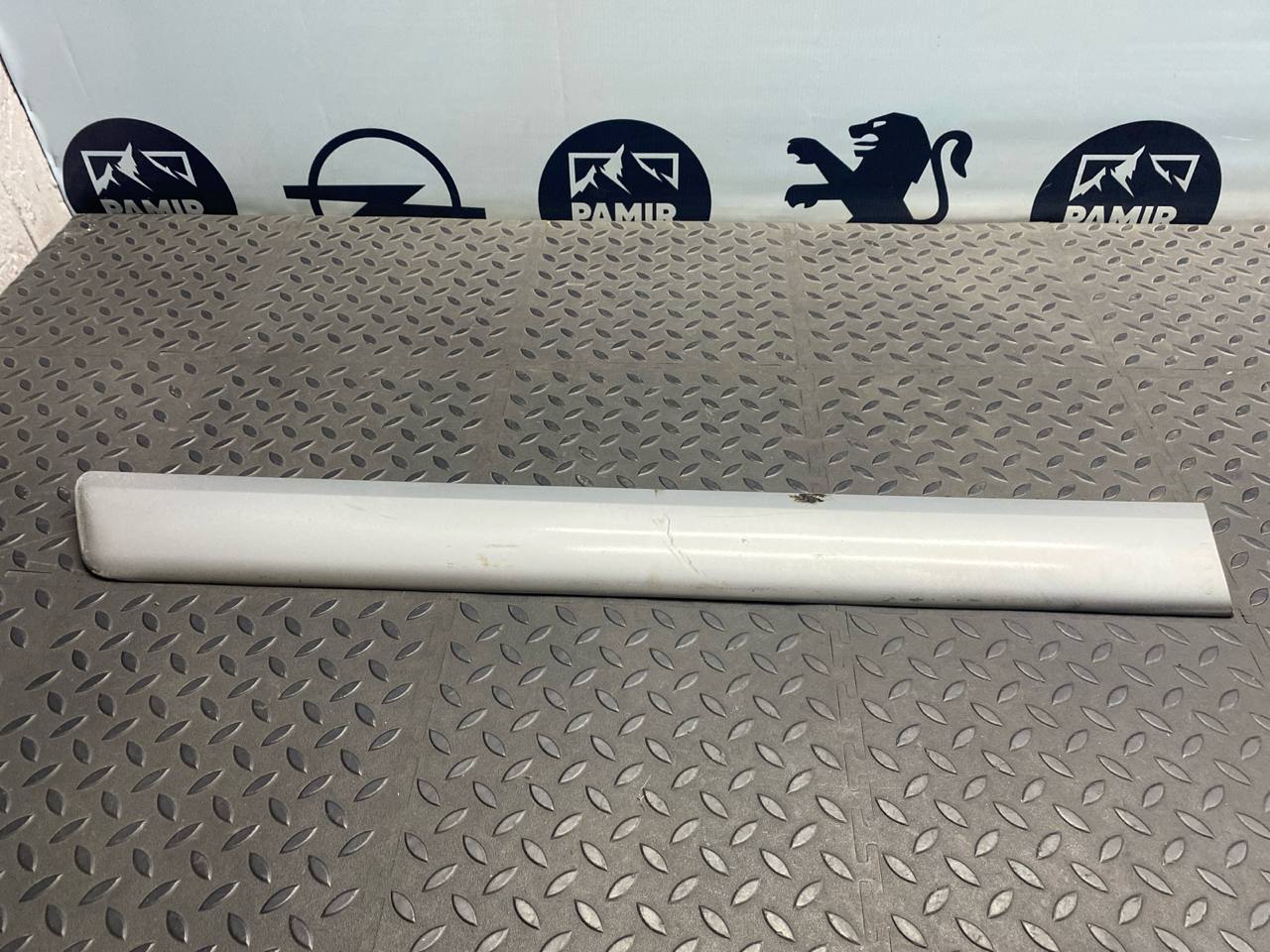 Молдинг двери задний правый Mercedes E/W210 1995-2003