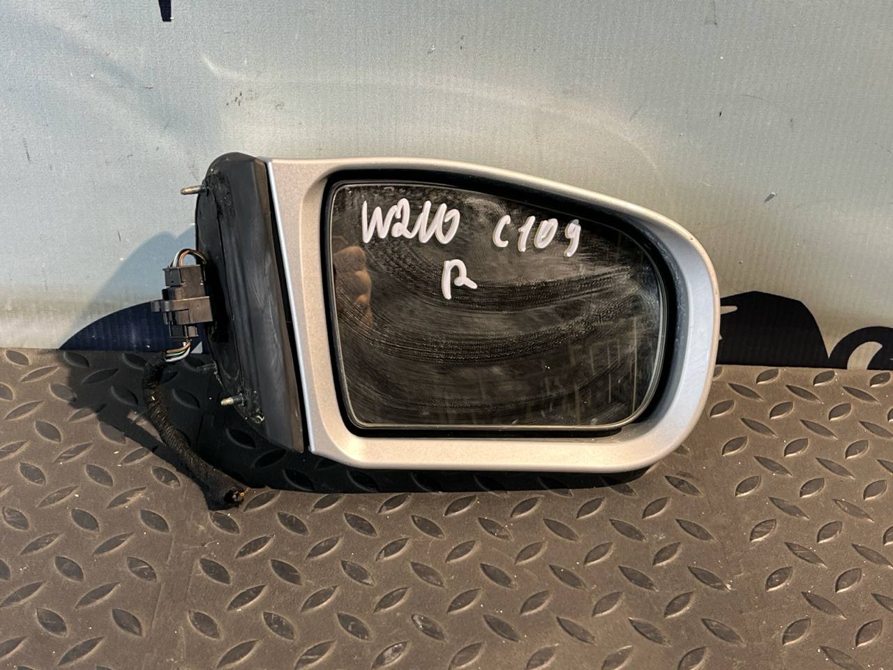 Зеркало правое Mercedes E/W210 1995-2003