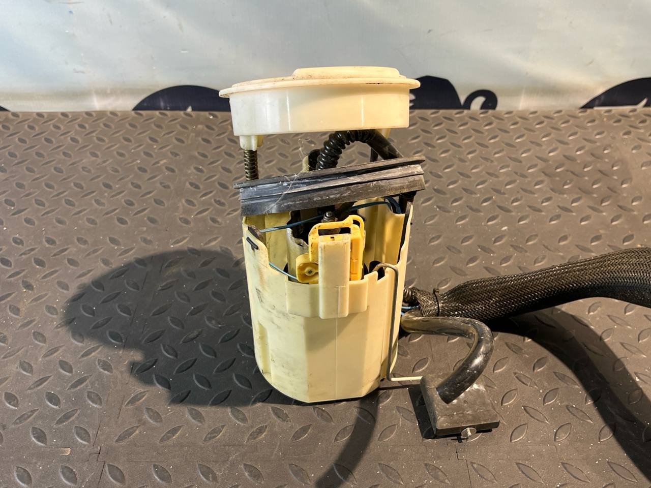 Насос топливный Mercedes C/W203 2000-2008