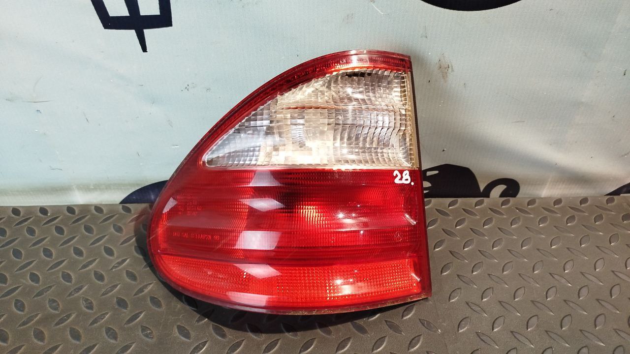 Фонарь задний наружный левый Mercedes E/W210 1995-2003