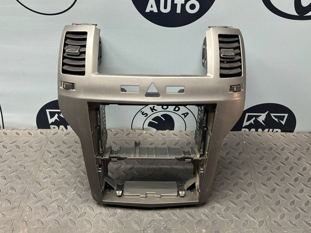 Накладка на торпедо Opel Zafira/B 2005-2014