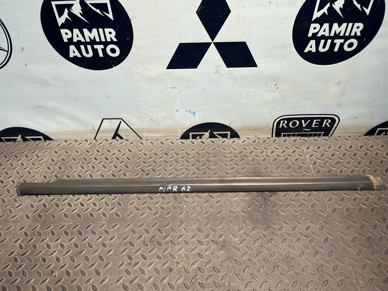 Уплотнитель двери передний правый Mercedes M/W163 1997-2005