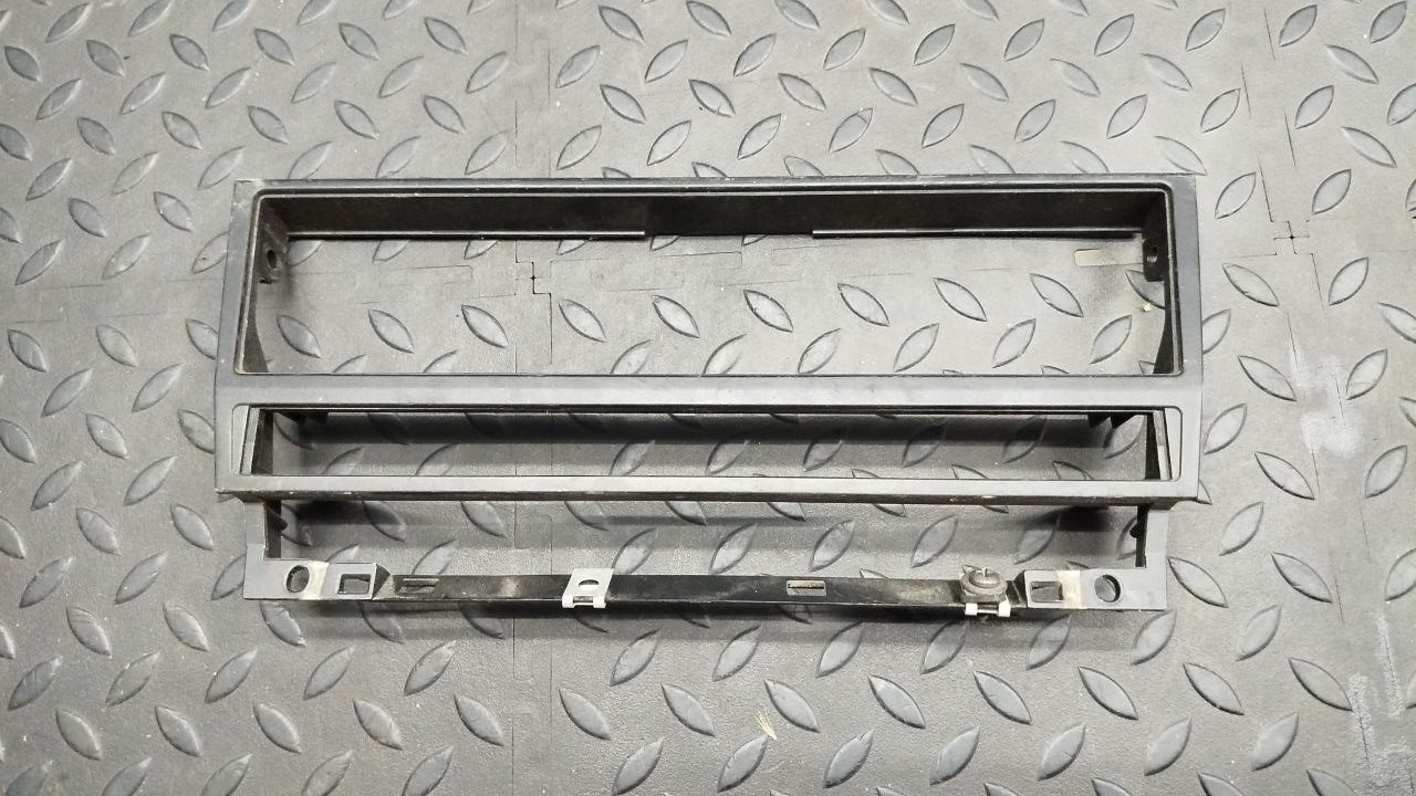 Рамка магнитолы BMW 3/E46 1998-2007