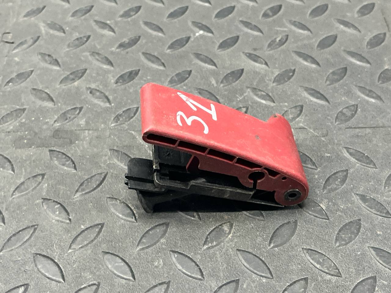 Ручка открывания капота Mercedes E/W210 1995-2003