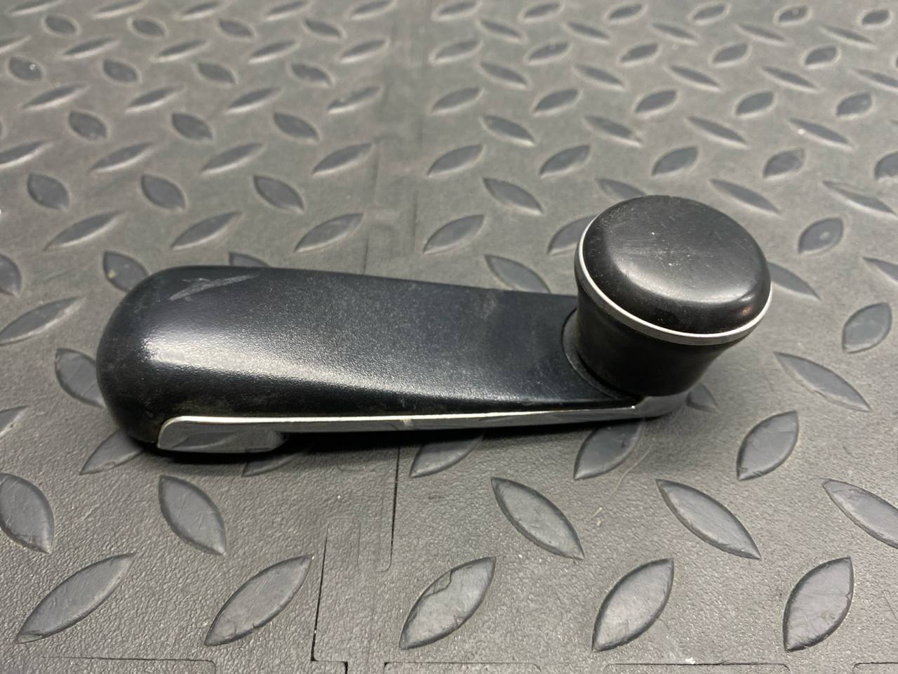 Ручка стеклоподъемника Mercedes C/W202 1993-2001