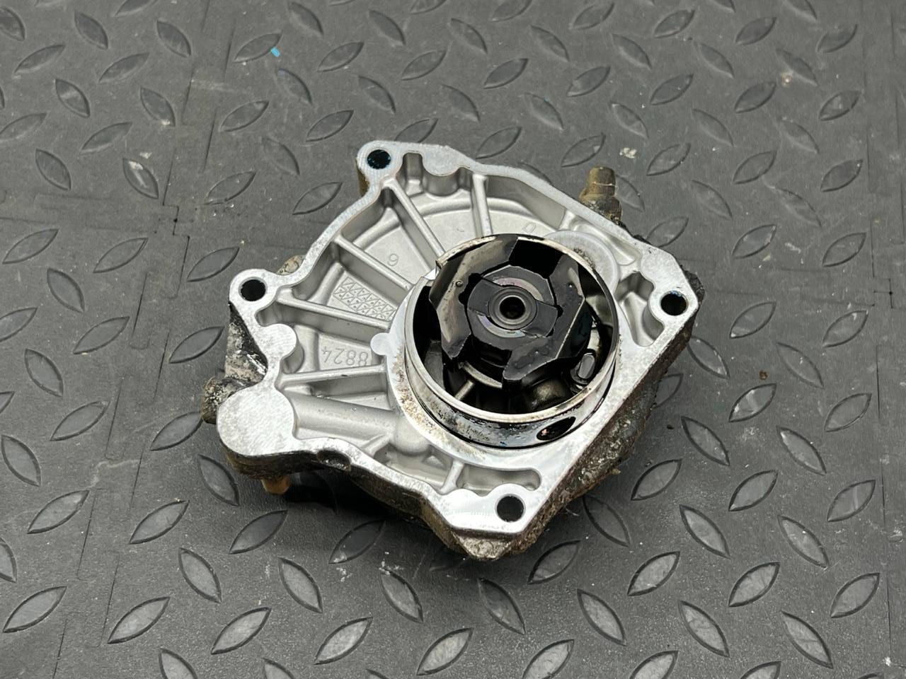 Насос вакуумный Opel Zafira/B 2005-2014