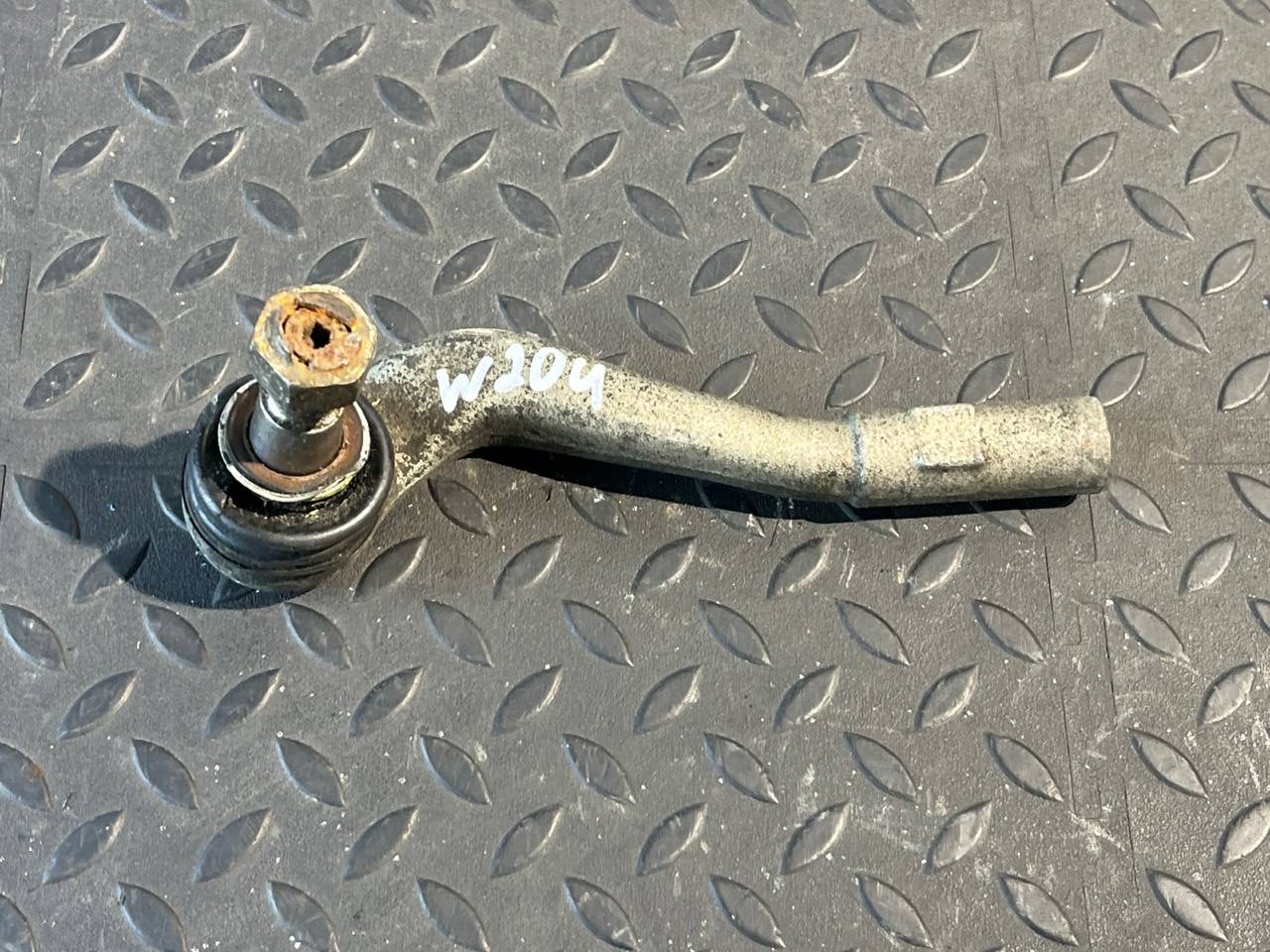 Наконечник рулевой рейки правый Mercedes C/W204 2006-2015