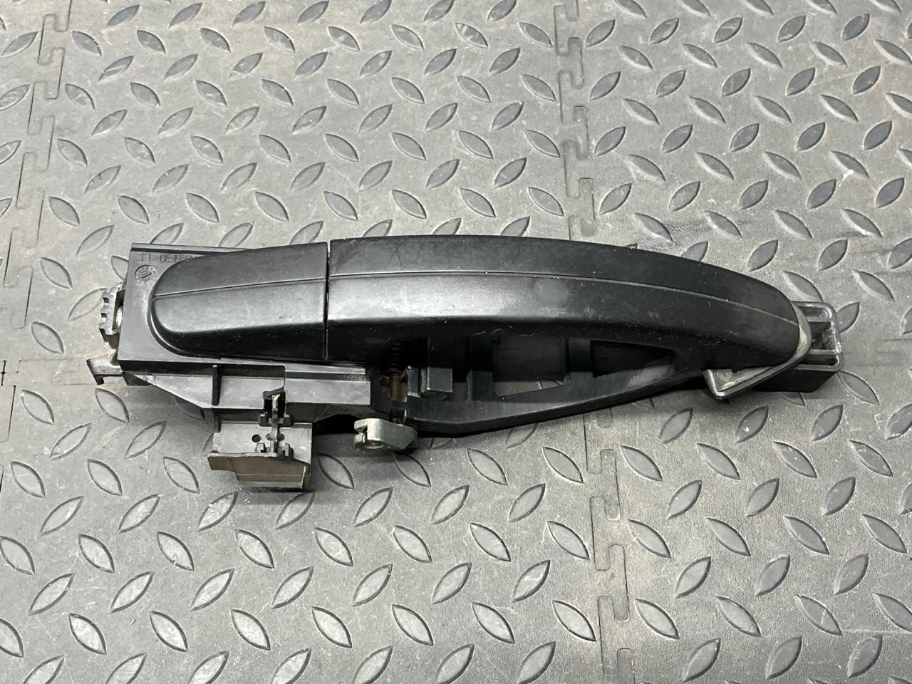 Ручка двери передняя правая Ford Focus/2 2004-2011