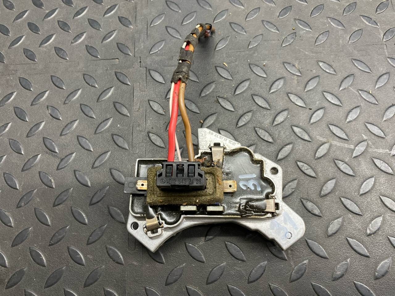 Резистор отопителя Mercedes E/W210 1995-2003