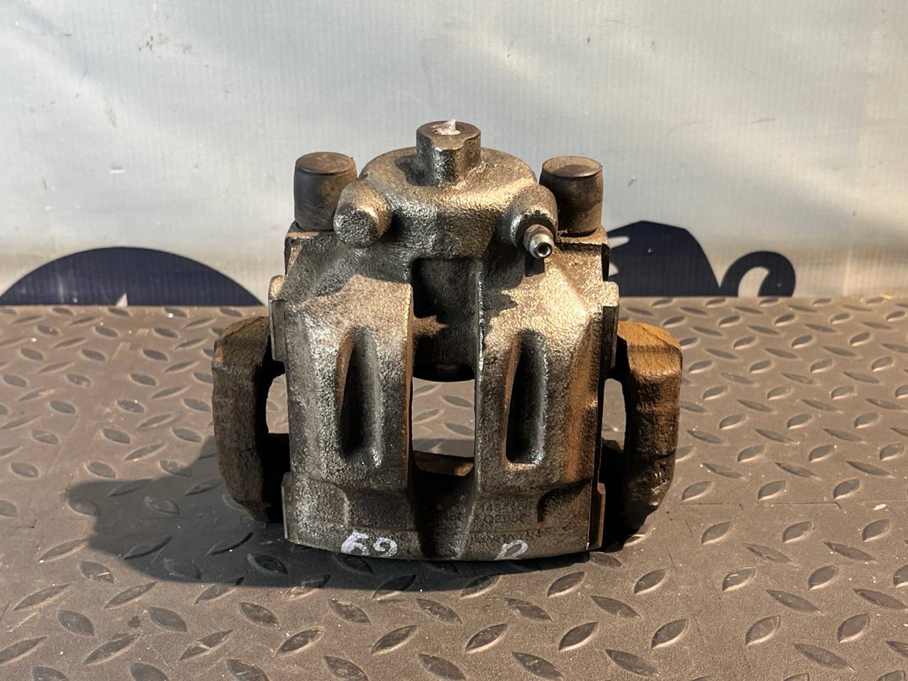 Суппорт задний правый BMW 3/E90 2004-2013