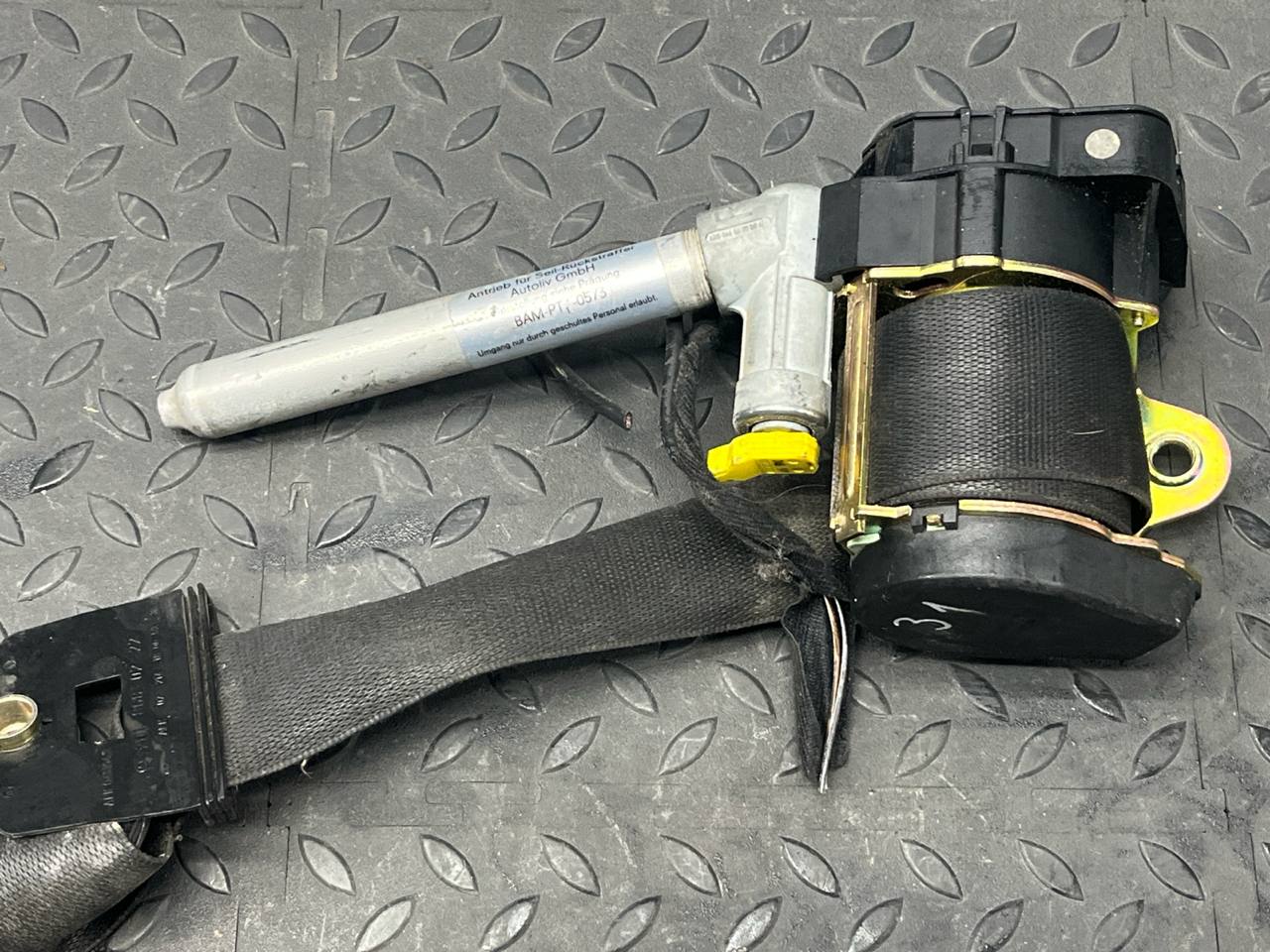 Ремень безопасности передний Mercedes E/W210 1995-2003