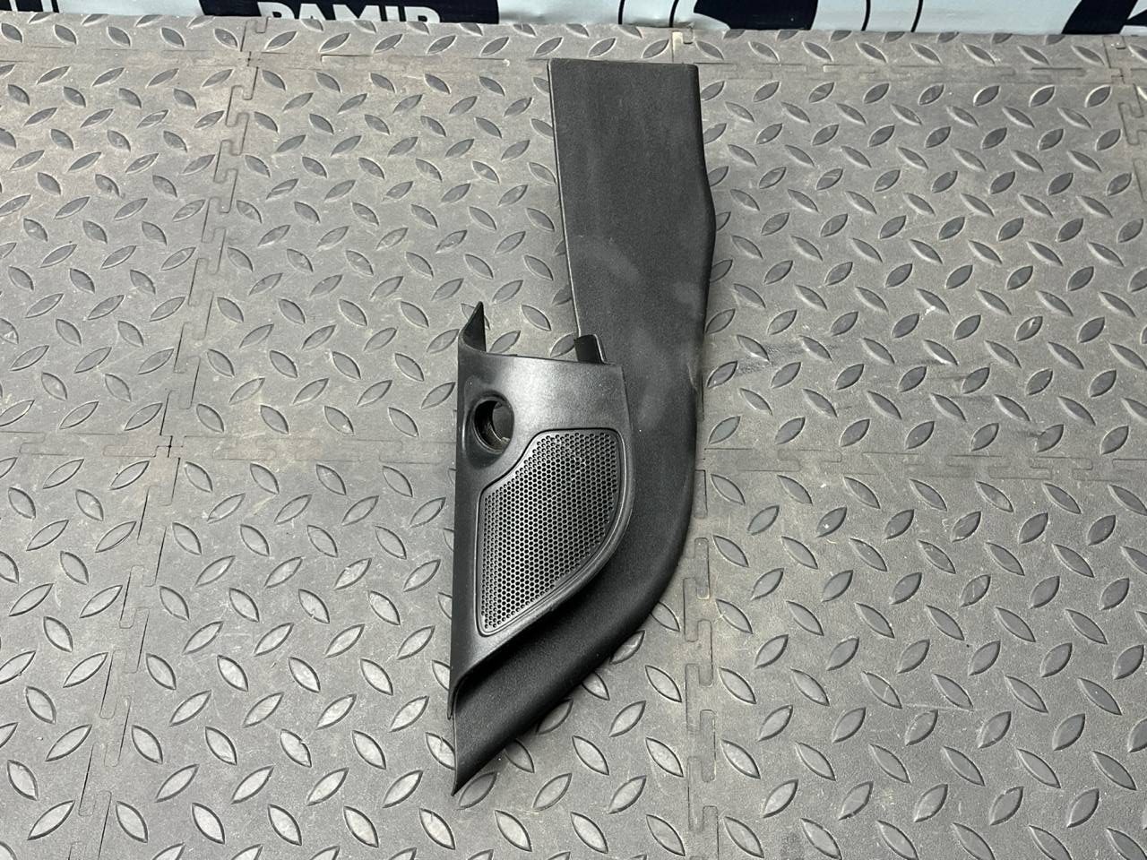 Накладка зеркала правая Ford Focus/2 2004-2011