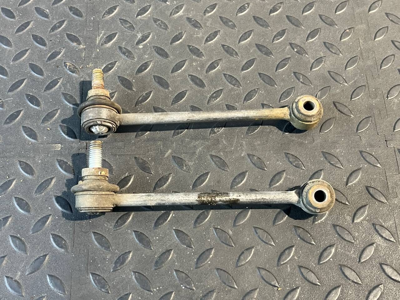 Стойка стабилизатора задняя BMW 3/E90 2004-2013