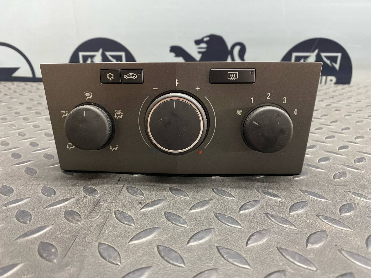 Блок управления климатом Opel Astra/H 2004-2014