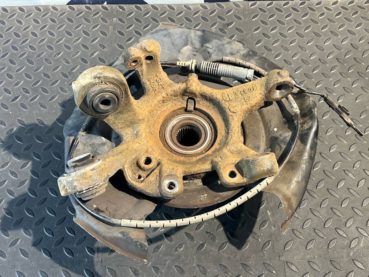 Кулак поворотный задний правый BMW 3/E90 2004-2013