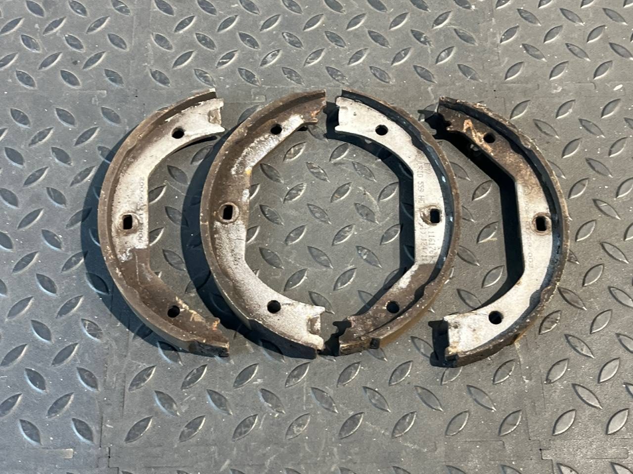 Колодки стояночного тормоза BMW 3/E90 2004-2013