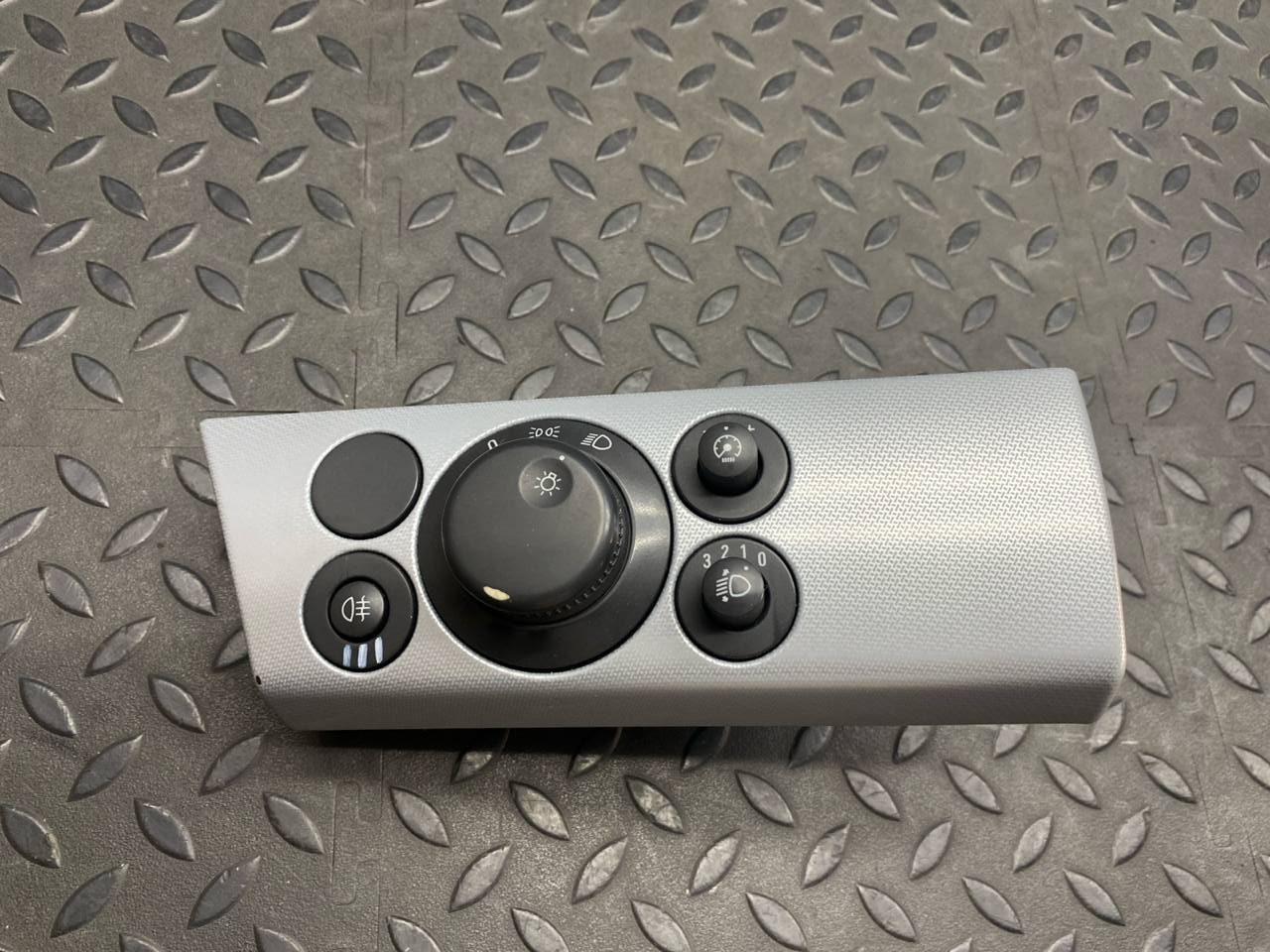 Переключатель света фар Opel Astra/H 2004-2014