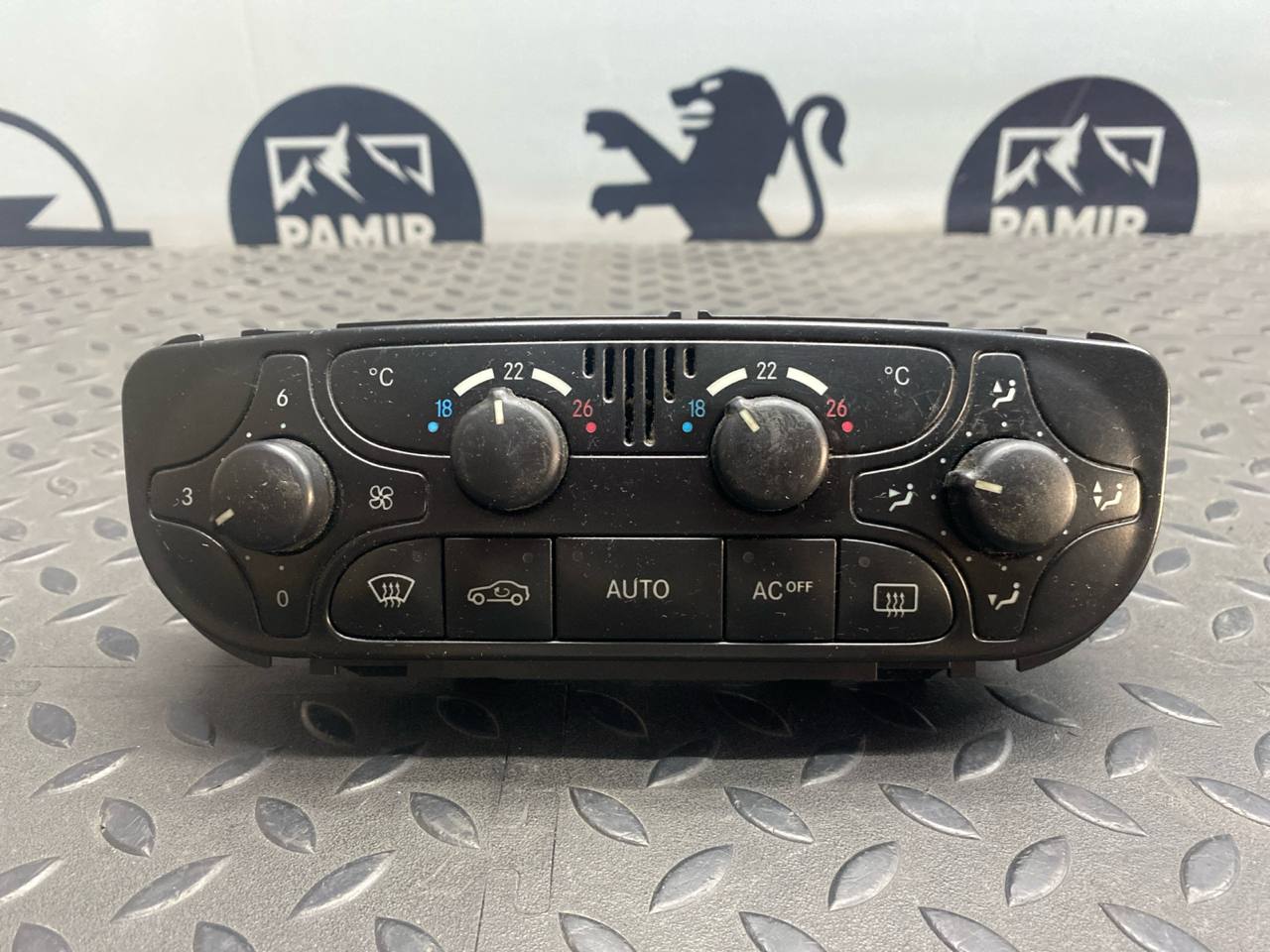 Блок управления климатом Mercedes C/W203 2000-2008