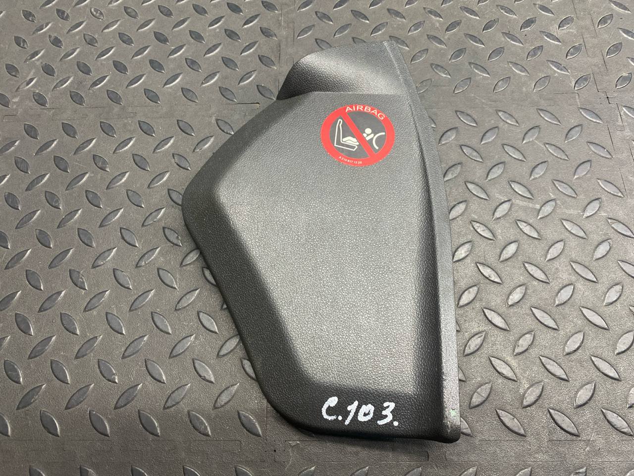 Накладка на торпедо правая Mercedes C/W203 2000-2008