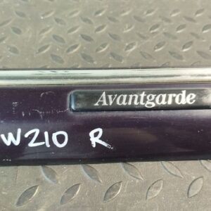 Молдинг крыла передний правый Mercedes E/W210 1995-2003