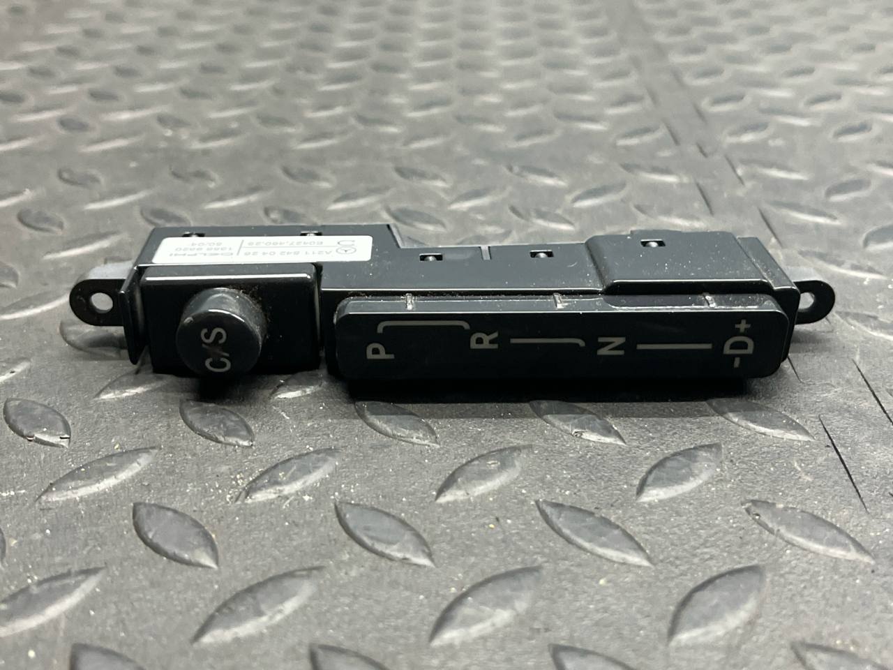 Индикатор переключения передач АКПП Mercedes E/W211 2002-2009