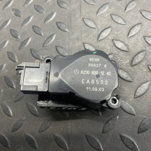 Моторчик заслонки отопителя Mercedes C/W203 2000-2008